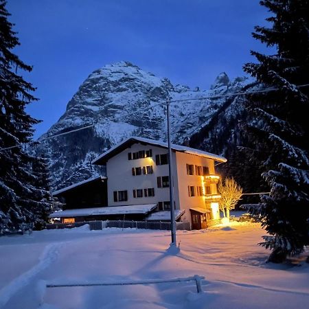 Al Cervo Albergo - Hotel Stabiziane Екстериор снимка